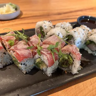 Yellowtail Scallion Roll