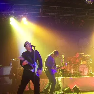 They Might Be Giants perform at Neighborhood Theatre