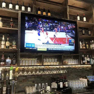 Too many pictures of the bar ‍