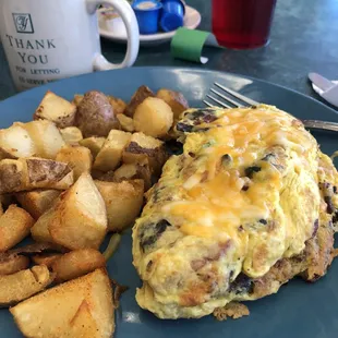 Supreme Omelette with home fries