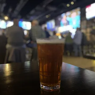 Beer on draft AND the game of your choice! Great combo~