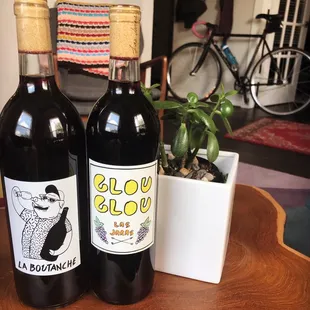 To-go wine from small producers.