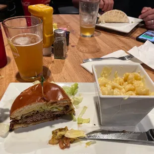 Burger, beer, Mac n cheese!