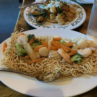 Seafood Golden Noodles