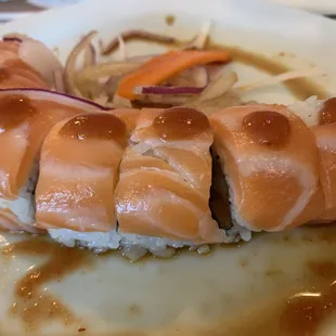 Salmon lover roll, Ummm ... OIISHI DESU!!!