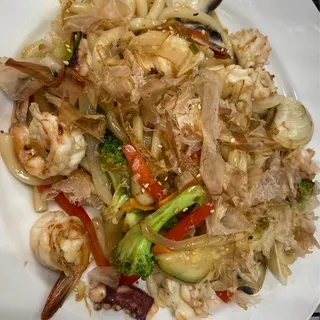 Seafood Yaki Udon