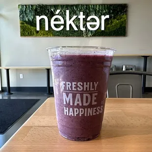 Berry Banana Blast (16 oz) - Mmm!