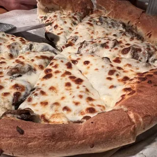 Funghi and Formaggio Pizza