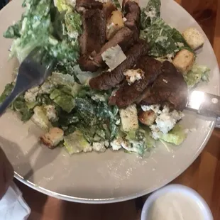 Black n blue steak salad
