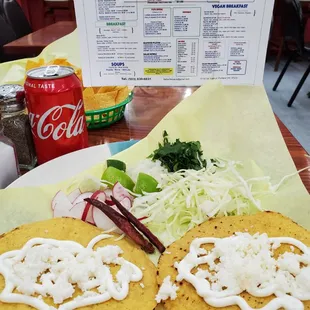 Tostadas con queso y crema :)