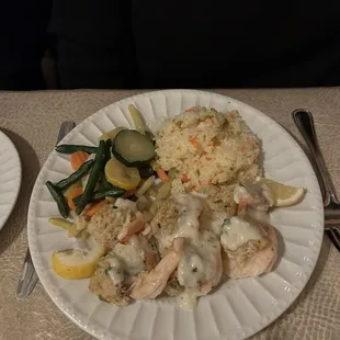 Stuffed shrimp with veggies and rice