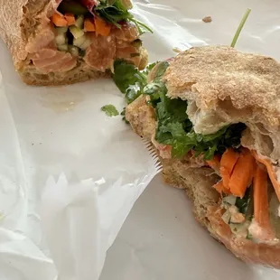 Salmon banh mi