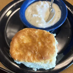 Biscuit and gravy