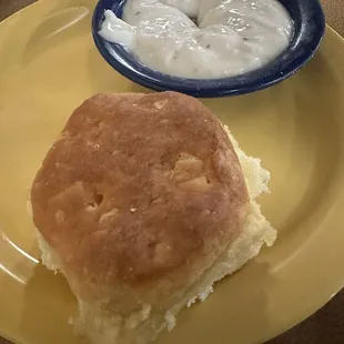 Biscuit and gravy