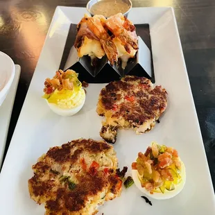 crab cakes, shrimp cakes, and crab cakes
