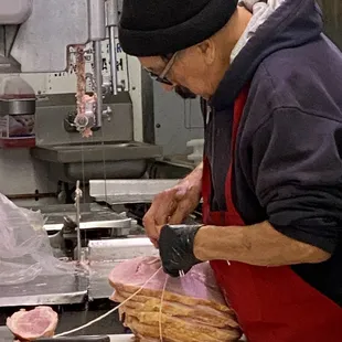 Larry Nelson tying our ham.