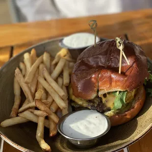 Nelson&apos;s Burger