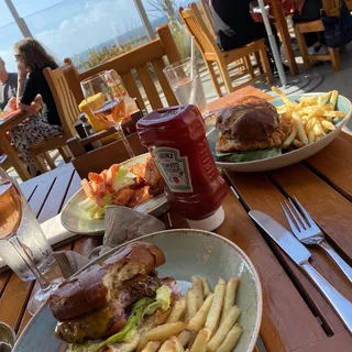 Hamburger or Cheeseburger