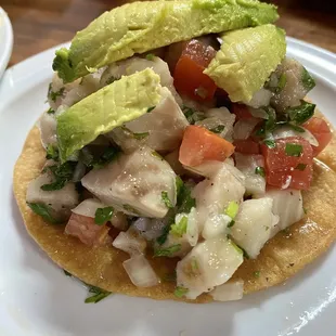 Tostada de ceviche