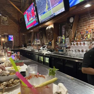 oysters and mussels, interior