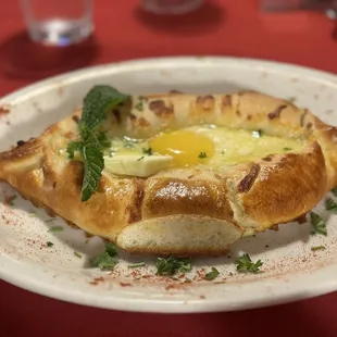 Adjaruli khachapuri