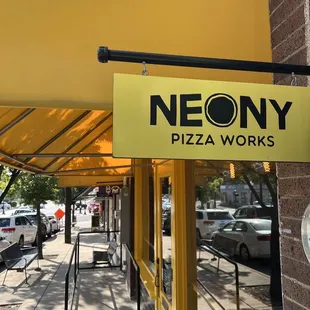 Fantastic Pizzeria on Davis Street!