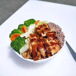 Juicy grilled chicken + fresh veggies + a bowl of delicious purple rice!