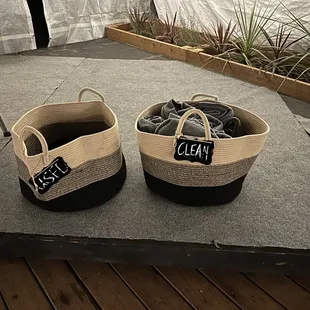 THEY HAVE BLANKETS!!!