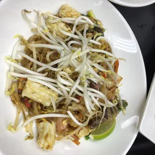 Seafood PadThai