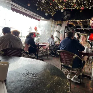 No wait staff helping... anyone.  For 20 minutes.