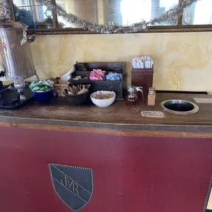 One of the few coffee shops that still offers, cinnamon, honey, raw sugar, all the other sweeteners for the customer to apply.