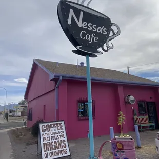 Nessa&apos;s cafe