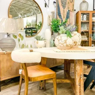 From rustic, to modern, to vintage, we&apos;ve got all one-of-a-kind pieces.