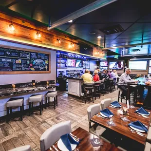 sushi and sashimi, interior