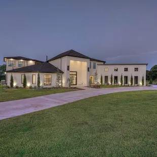 Embrace the magic of Twilight to showcase the beauty of your home. Our photographers take advantage of golden hour to capture the wonder of