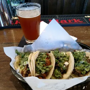 2 carne asada, 1 bbq pork, 1 pulled pork. Carne asada is the best, pulled pork second.