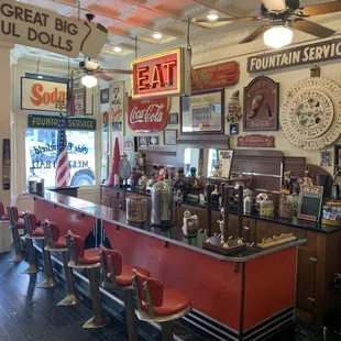 The Double Dip Soda Fountain adjoins Ernie's Tavern and doubles your fun as the experience continues.  We serve Graeter's Ice Cream! So Good