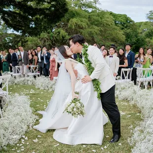 All-white Dillingham Ranch wedding with a whimsical, &quot;meandering&quot; ceremony aisle of lush babies breath (Su-V).
 Photo by The Present Perfect