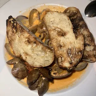 Steamed Clams in Rich Garlic