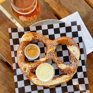 Soft Large Pretzel | Instagram: slimthiccarbs