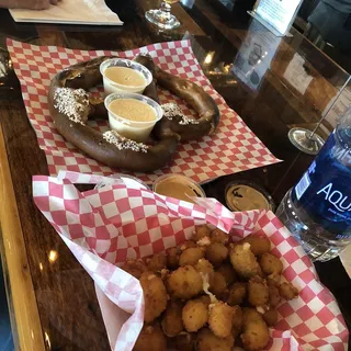 Large Pretzel