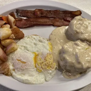 2 eggs with biscuits n gravy