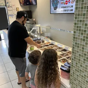 So many yummy toppings