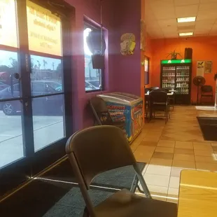 The size of a subway restaurant.  Just a few tables  (about 8).