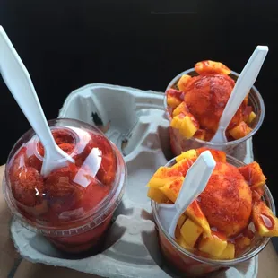 Fresanada (strawberries) and mangonada