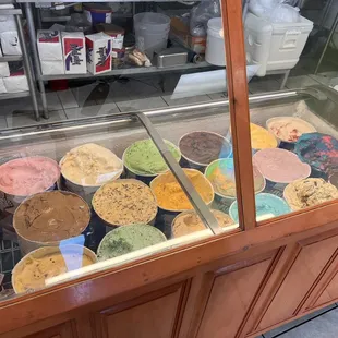 Lots of ice cream flavors - my fave is the nuez  or nut- has pecans in it