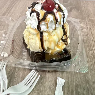 Brownie with ice cream