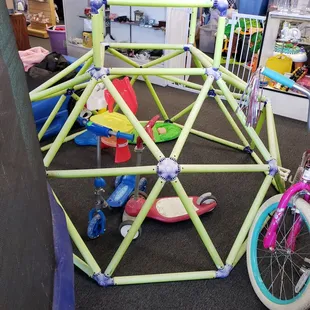 Jungle gym