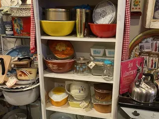 Nantiquez Vintage Flair