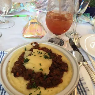 Cottage pie - mashed potatoes and beef! YUM